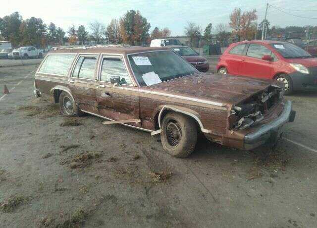 Ford Crown Victoria