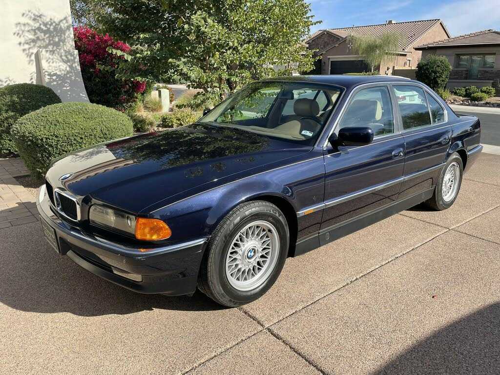 BMW 740i
