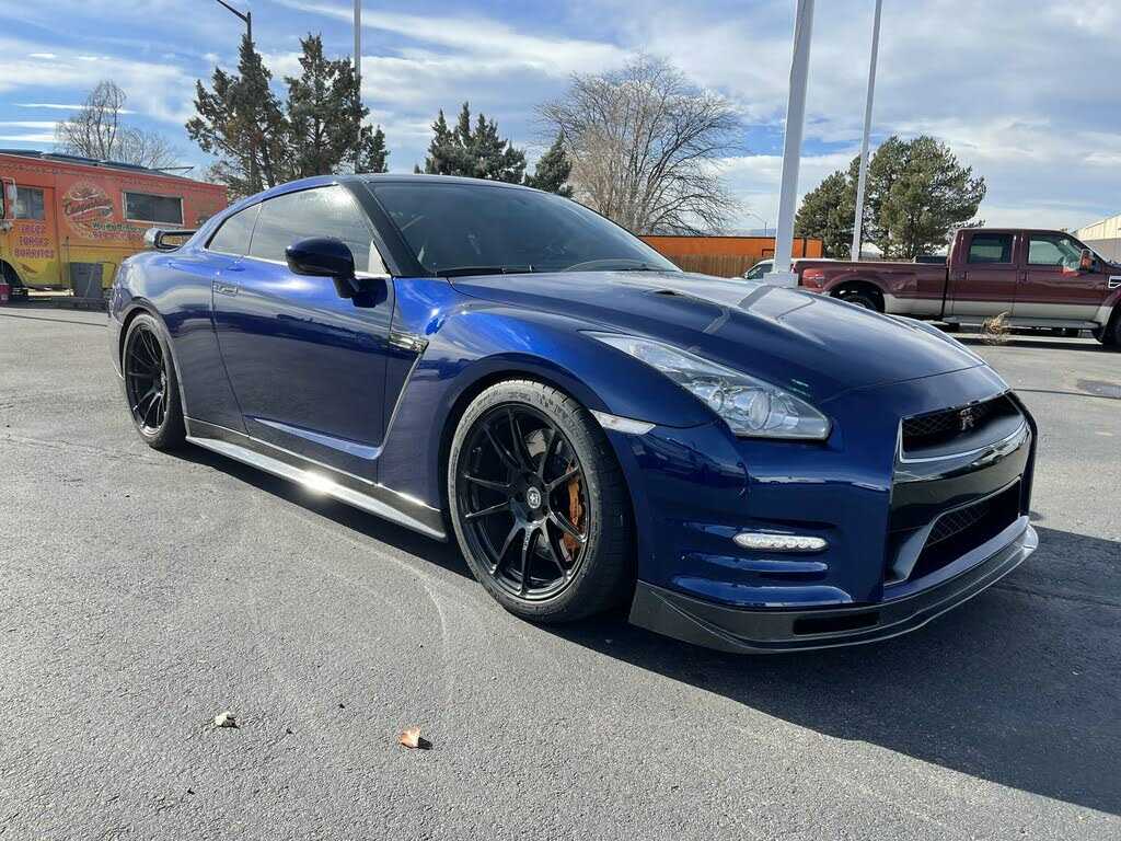 Nissan GT-R