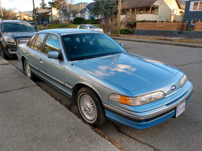Ford Crown Victoria