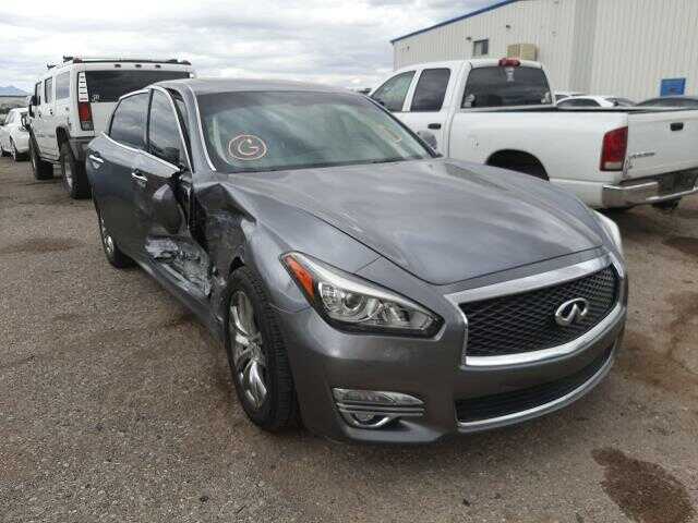 Infiniti Q70