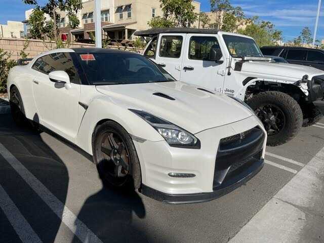 Nissan GT-R