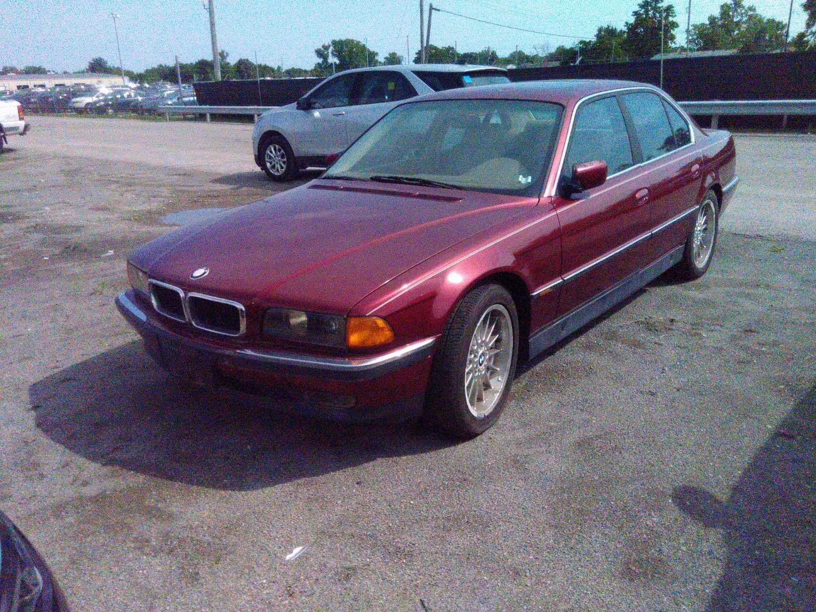 BMW 740i