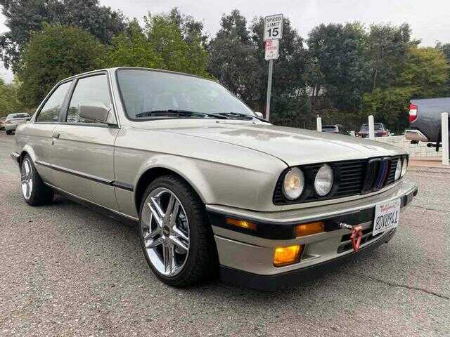 BMW 325iS