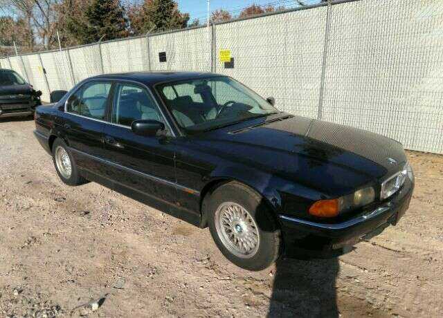 BMW 740i