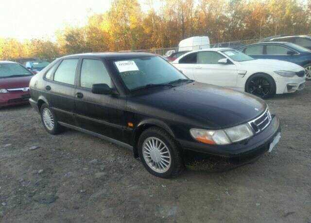 Saab 900