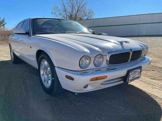 Jaguar XJ8