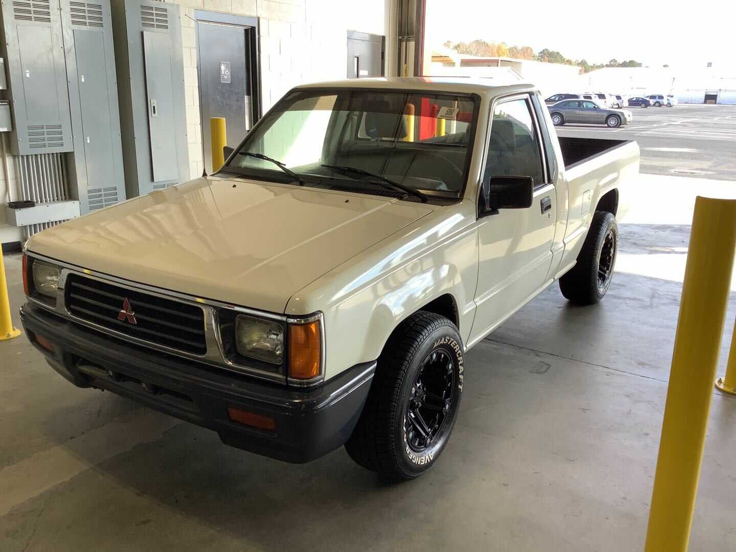 Mitsubishi Mighty Max