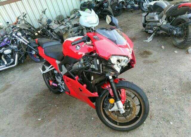 Honda VFR800F (INTERCEPTOR)