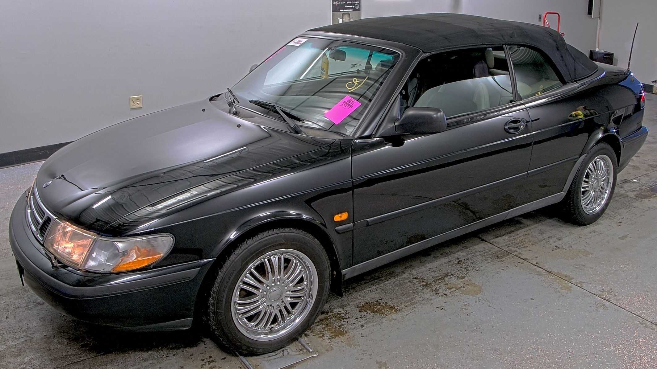 Saab 900