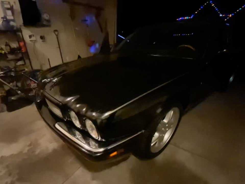 Jaguar XJ