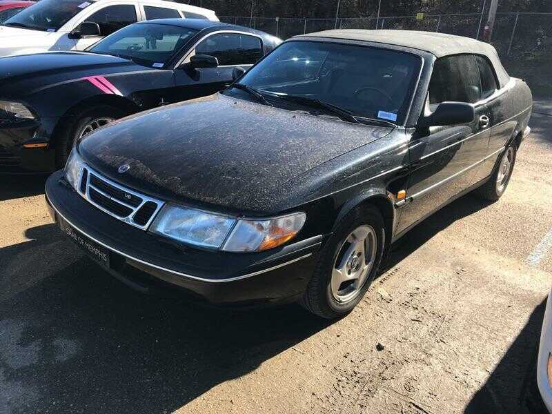 Saab 900
