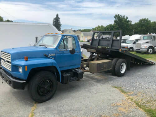 Ford F-700