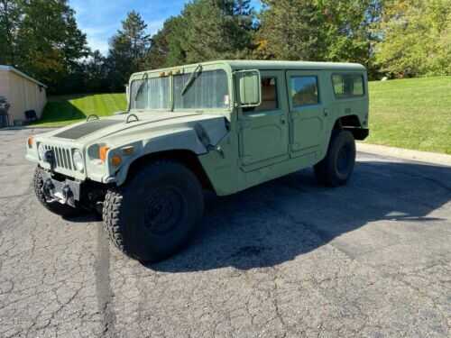 HUMMER H1