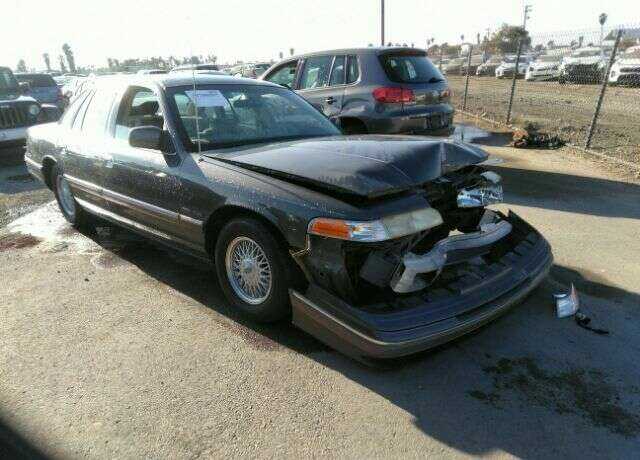 Ford Crown Victoria
