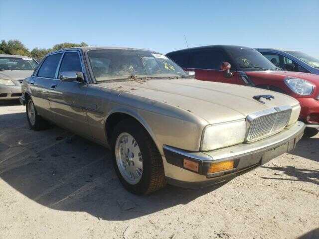 Jaguar XJ6