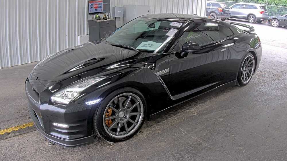 Nissan GT-R
