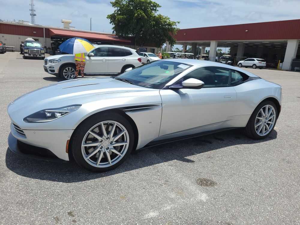 Aston Martin DB11