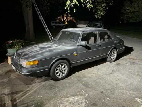 Saab 900
