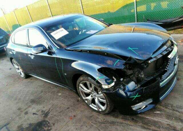Infiniti Q70L