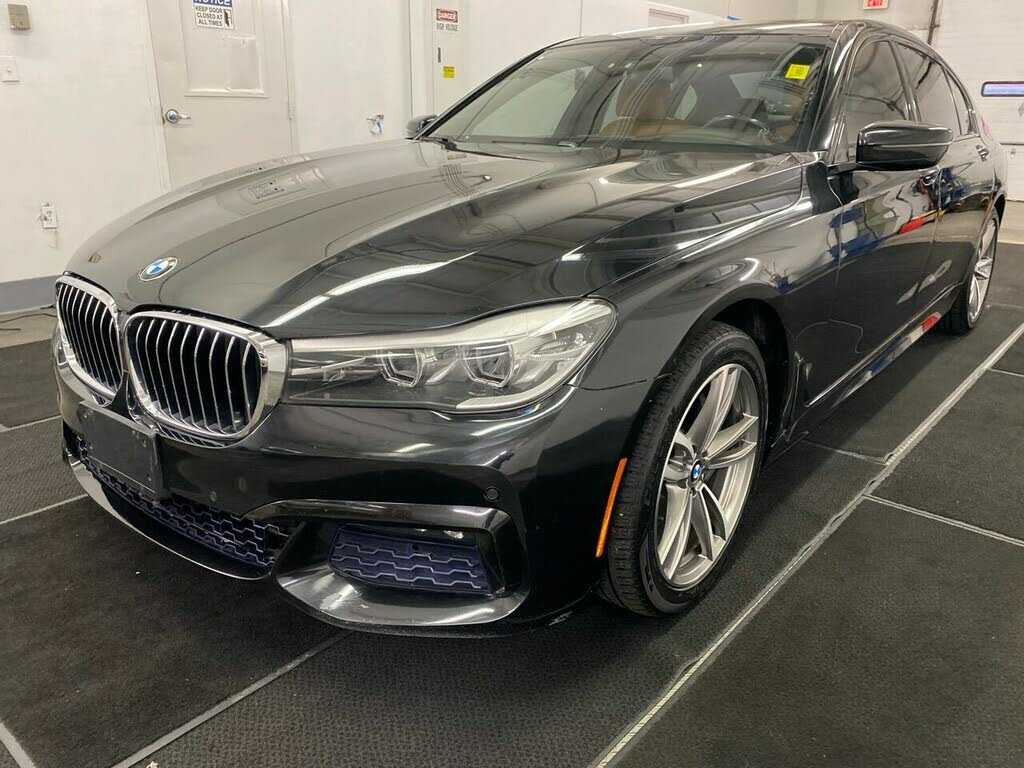 BMW 740i