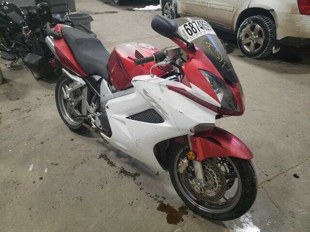 Honda VFR800A (INTERCEPTOR)