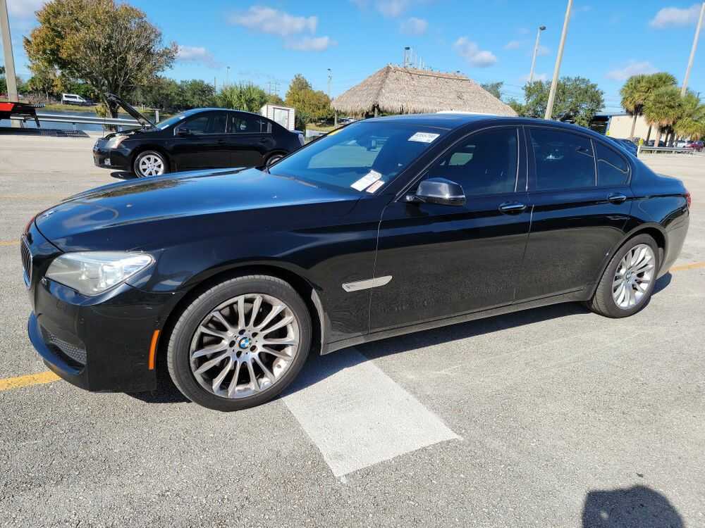 BMW 740i