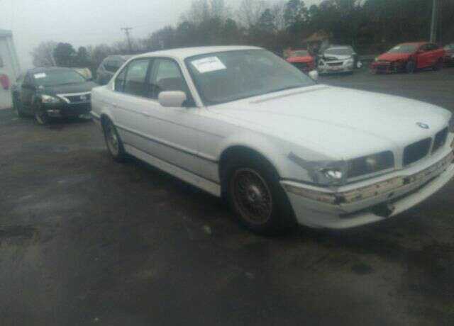 BMW 740i