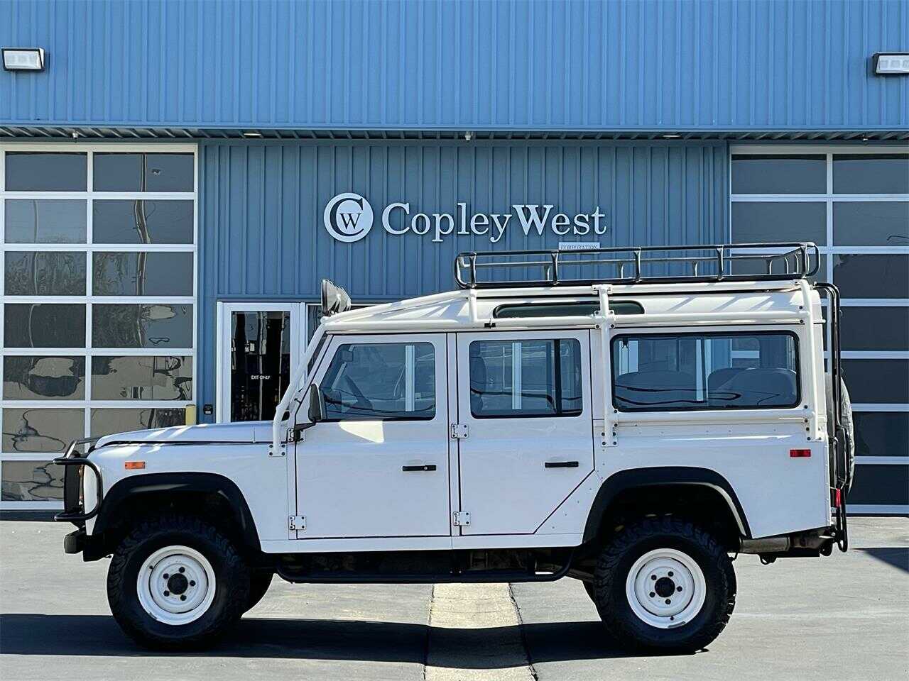 Land Rover Defender