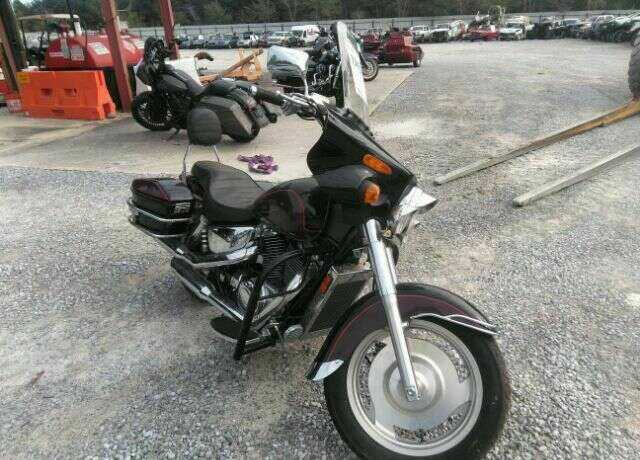 Honda VT1100C2 (SHADOW SABRE)