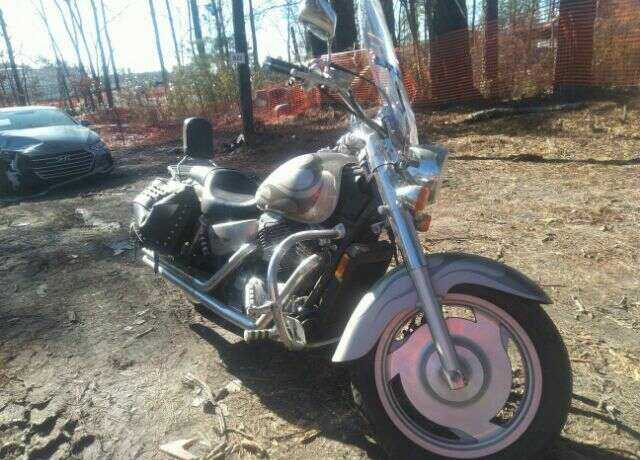 Honda VT1100C2 (SHADOW SABRE)