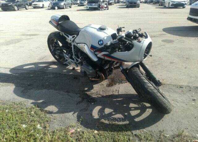 BMW R nineT