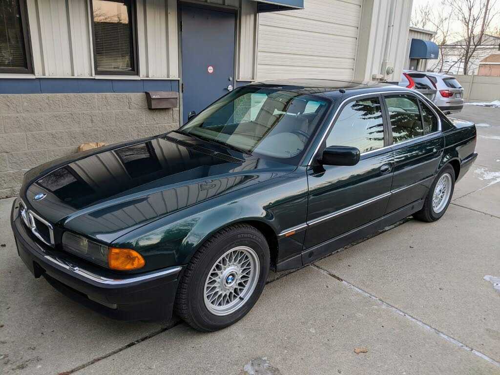 BMW 740i