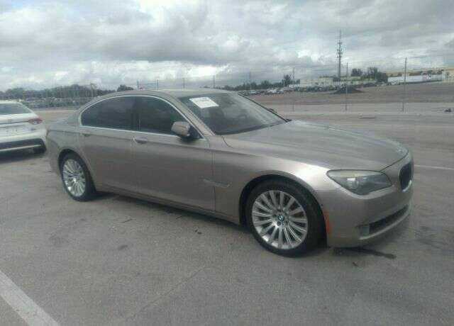 BMW 750i