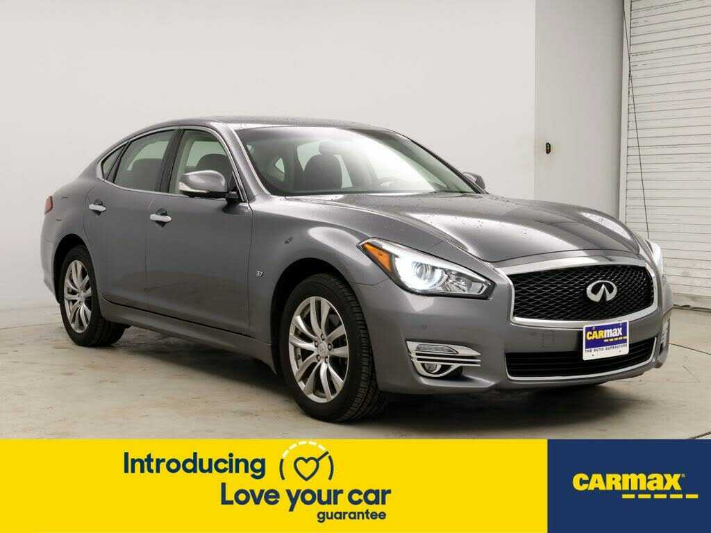 Infiniti Q70