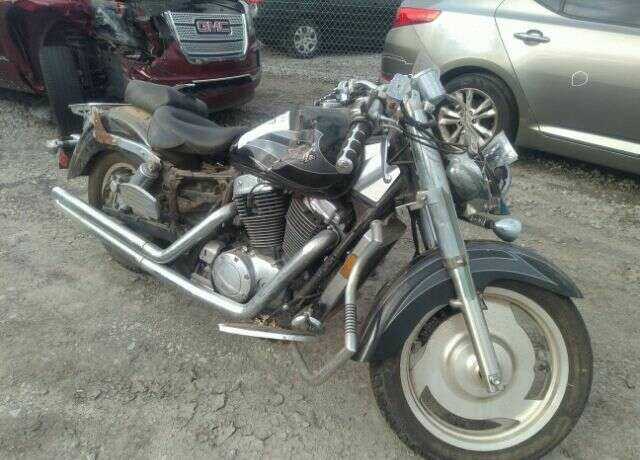 Honda VT1100C2 (SHADOW SABRE)