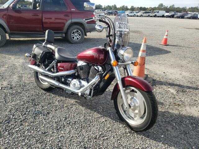 Honda VT1100C2 (SHADOW SABRE)