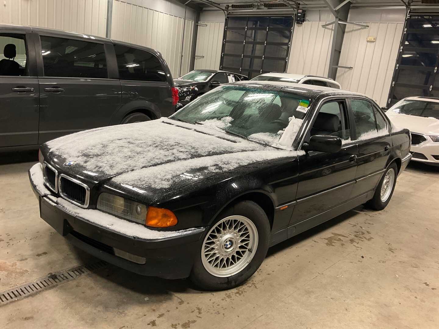 BMW 740i