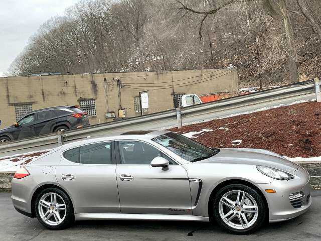 2010 PORSCHE Panamera