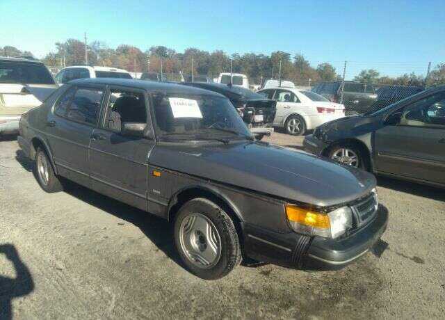 Saab 900
