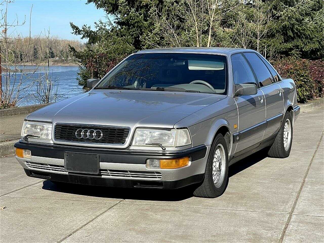 Audi V8