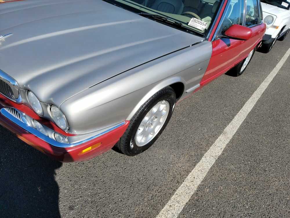 Jaguar XJ8