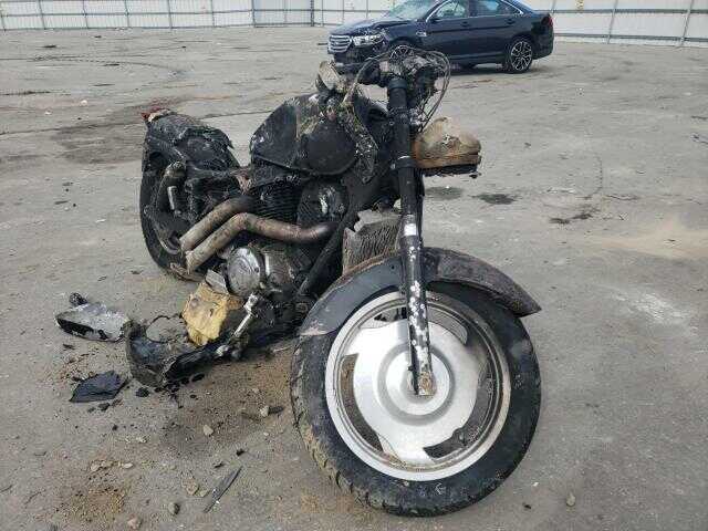 Honda VT1100C2 (SHADOW ACE)