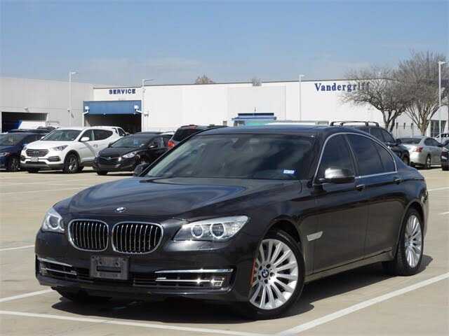 BMW 740i