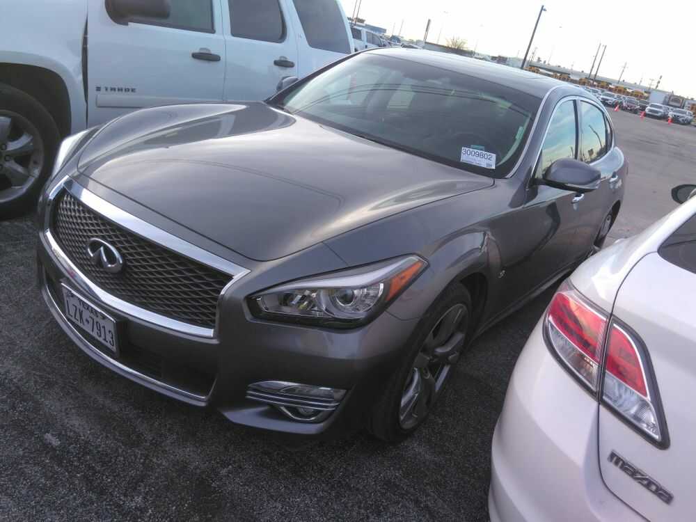 Infiniti Q70L