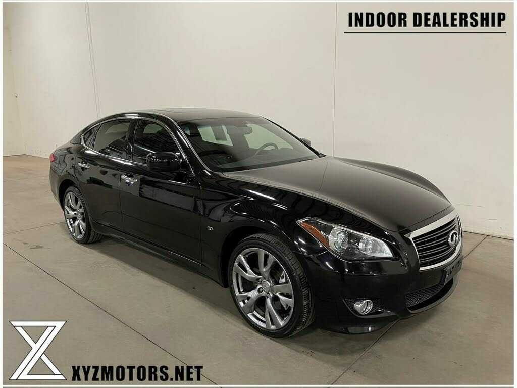 Infiniti Q70