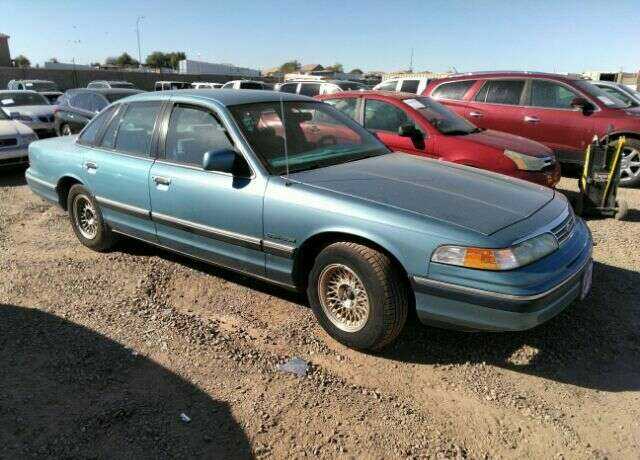 Ford Crown Victoria
