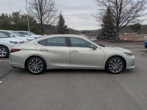 2019 Lexus ES