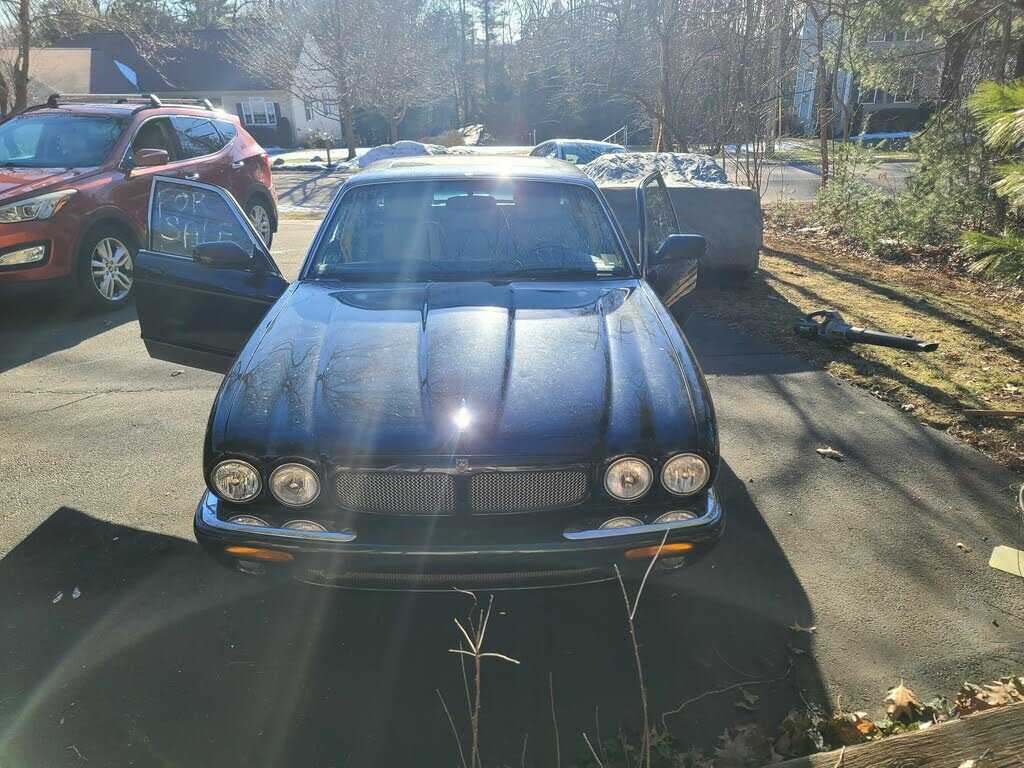 Jaguar XJR
