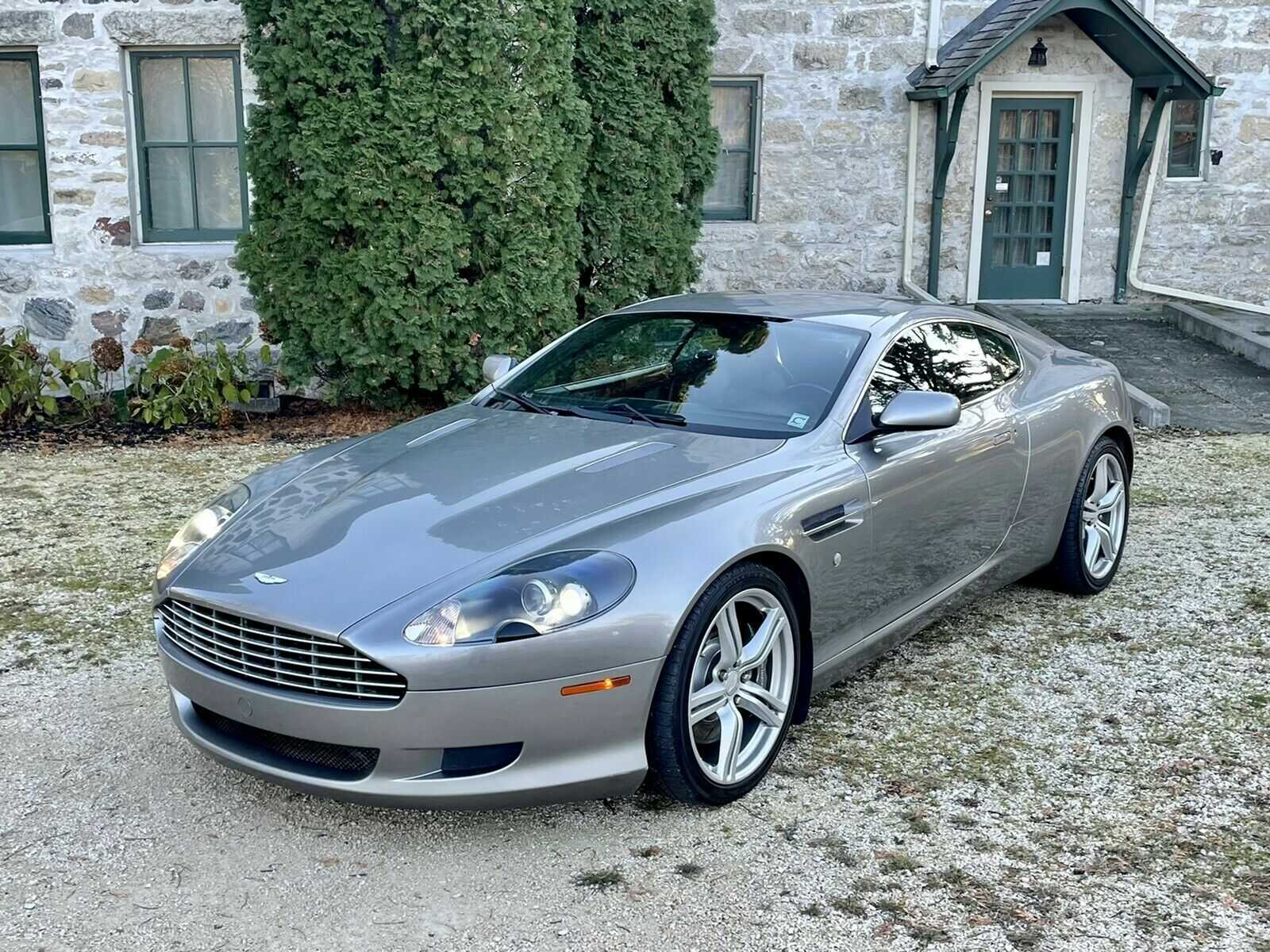 Aston Martin DB9
